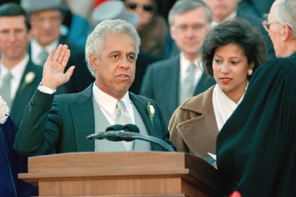 Douglas Wilder is sworn in as the 66th Governor of Virginia becoming the first elected black Governor in the United States (AP Photo-Ken Bennett)