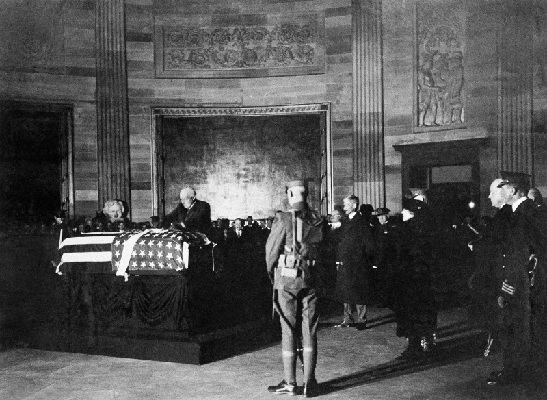 President Warren Harding places a wreath on the casket of an unknown soldier from World War I in the rotunda of the Capitol (AP Photo)