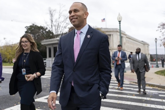  House Democratic Caucus Chair Hakeem Jeffries, walks to the Capitol in Washington (AP Photo - Jose Luis Magana)