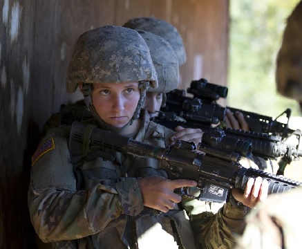  A female Army recruit practices building clearing tactics with male recruits at Ft Benning, Ga (AP Photo - John Bazemore)